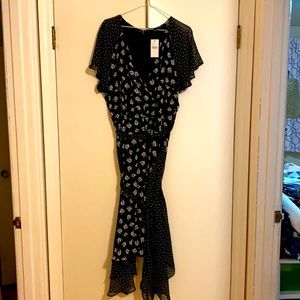 NWT Lane Bryant beautiful feminine floral and dot dress